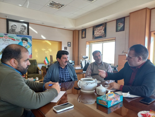 دیدار رئیس بیمارستان بوعلی چادگان با فرماندار شهرستان