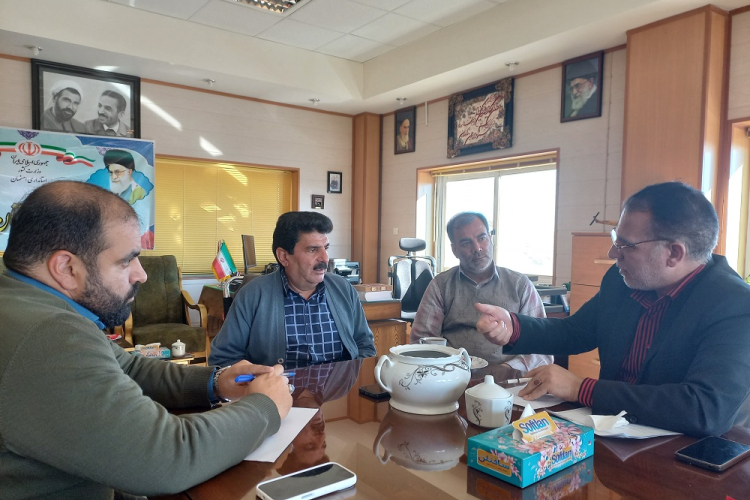 دیدار رئیس بیمارستان بوعلی چادگان با فرماندار شهرستان