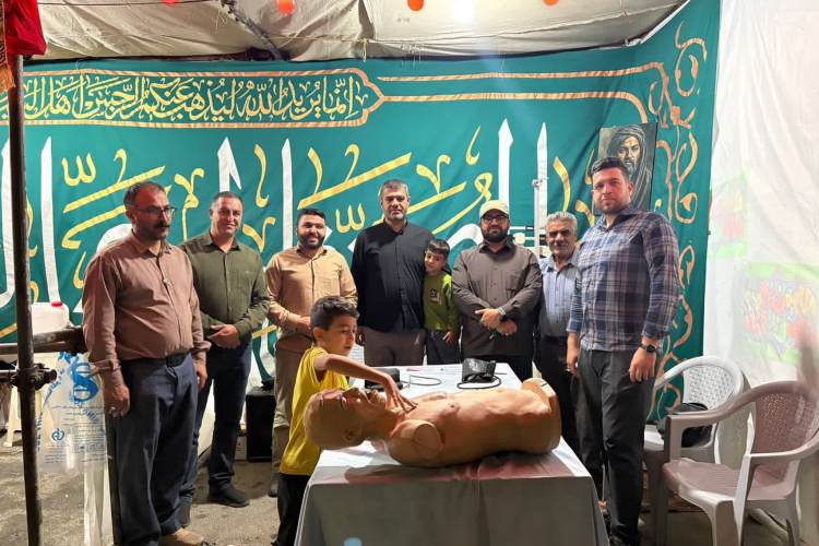 میزبانی بیمارستان بوعلی چادگان از شهروندان در غرفه سلامت مراسم شب عید سعید غدیر خم